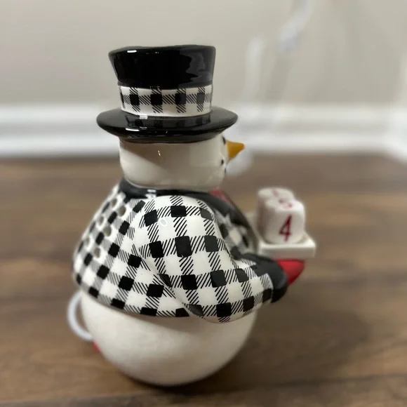 Kickoff to Christmas Scentsy Warmer - Picture 6 of 7